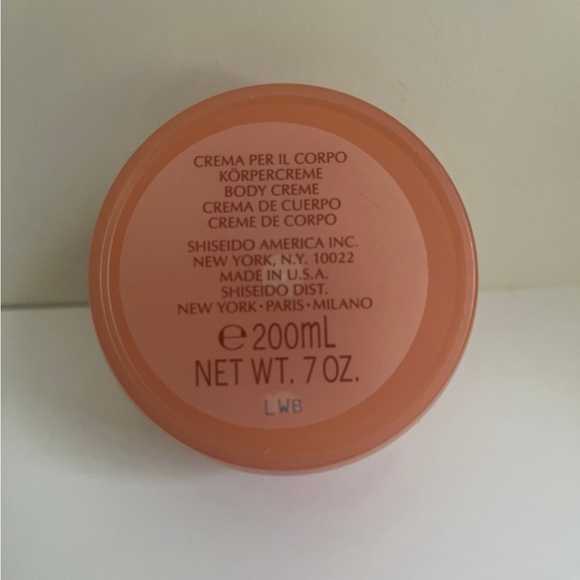 Shiseido Energizing Fragrance Body Cream - Picture 5 of 6